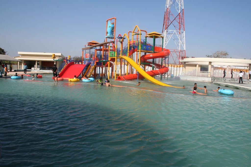 Sentosa Resorts & Water Park Chinchvad 외부 사진