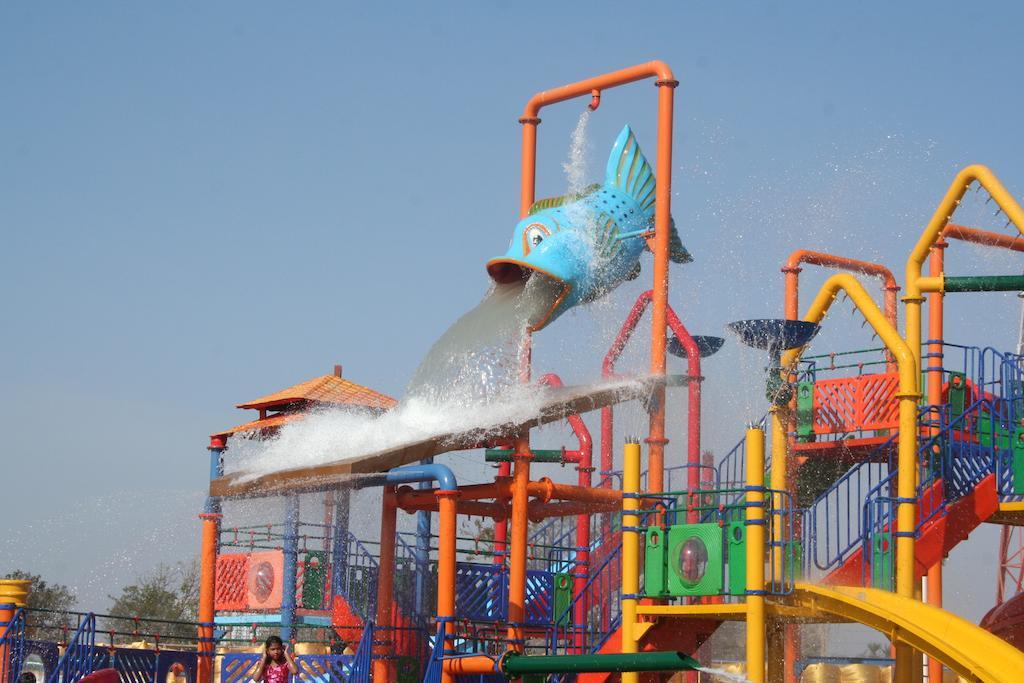 Sentosa Resorts & Water Park Chinchvad 외부 사진