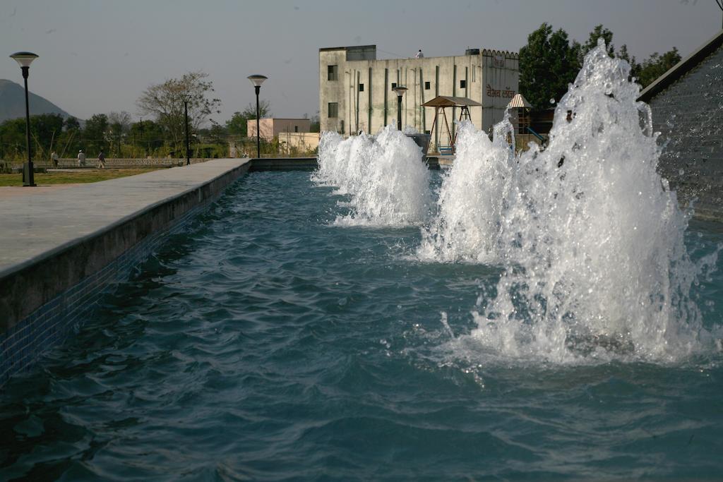 Sentosa Resorts & Water Park Chinchvad 외부 사진
