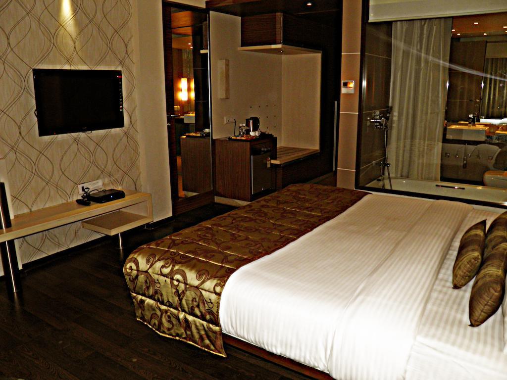 Sentosa Resorts & Water Park Chinchvad 객실 사진