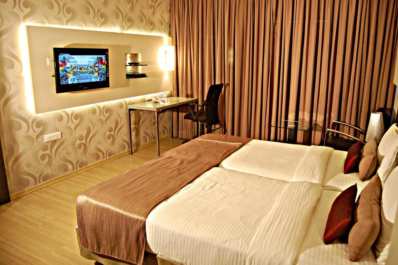 Sentosa Resorts & Water Park Chinchvad 외부 사진