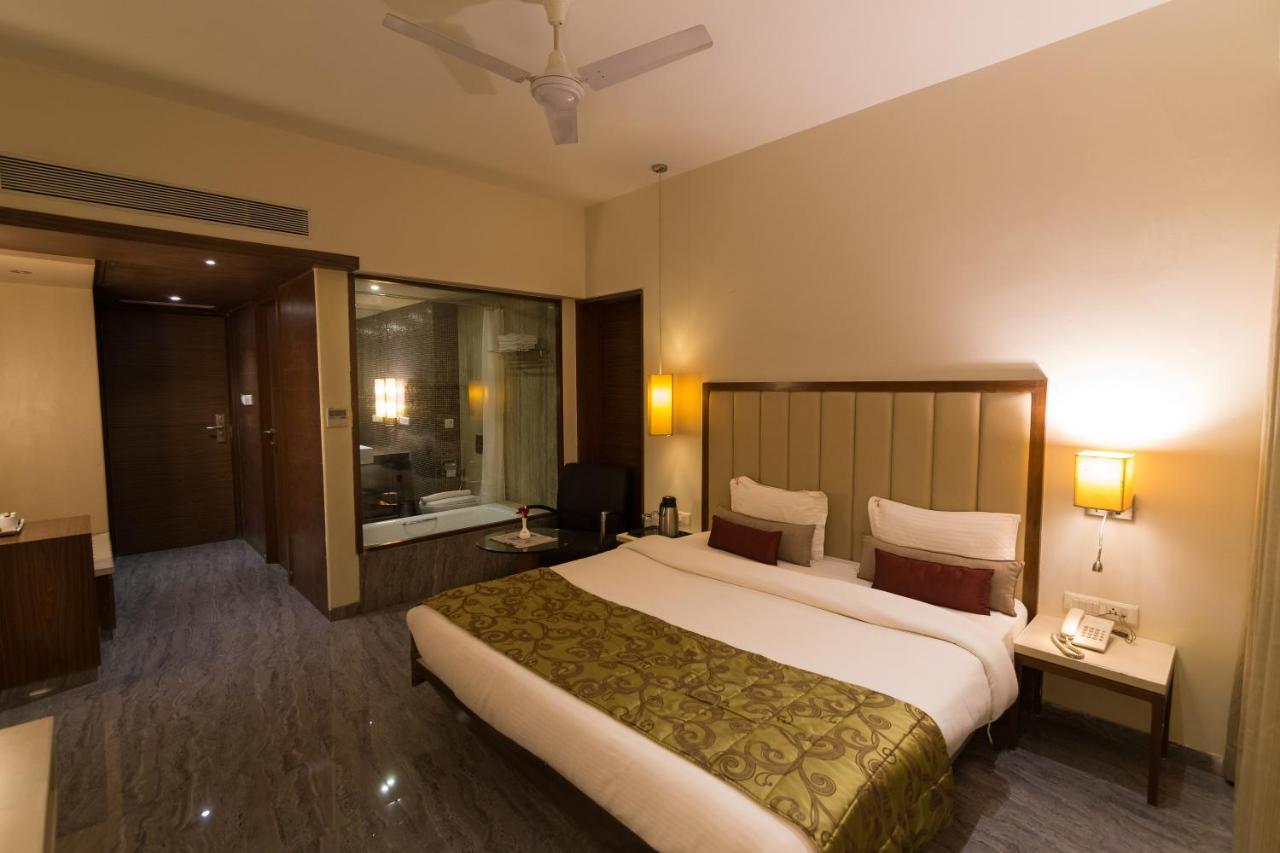 Sentosa Resorts & Water Park Chinchvad 외부 사진