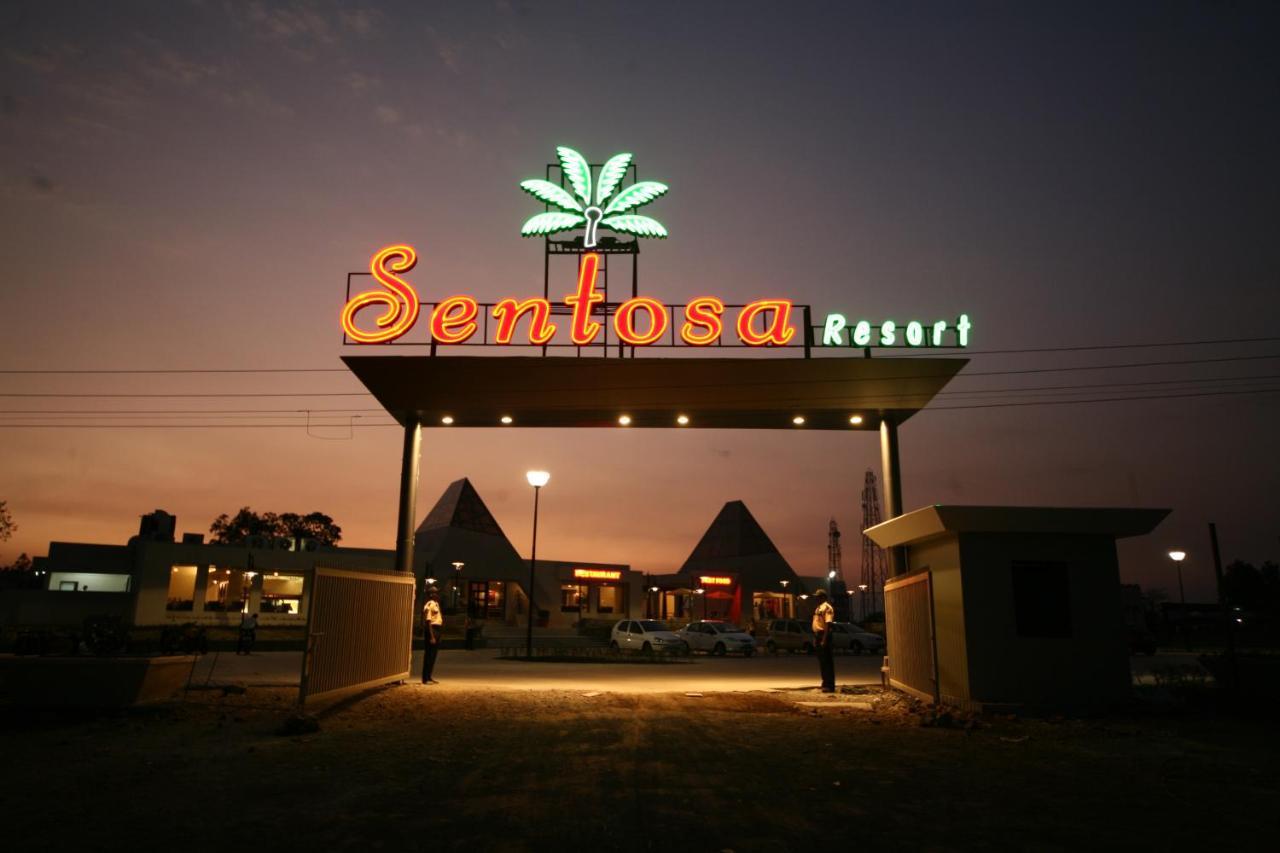 Sentosa Resorts & Water Park Chinchvad 외부 사진