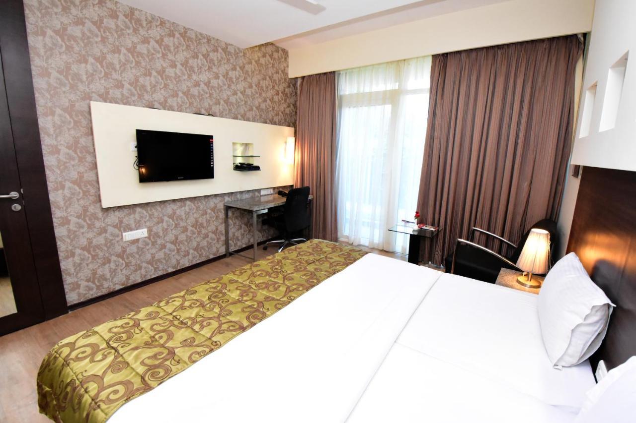 Sentosa Resorts & Water Park Chinchvad 외부 사진